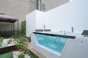 Penthouse with Private Jacuzzi by GLOBALSTAY